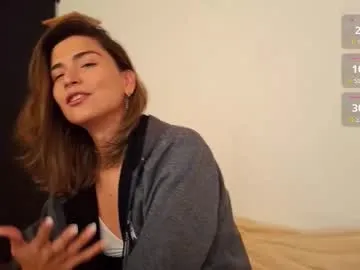 Freechat skyamber8v2 on Chaturbate