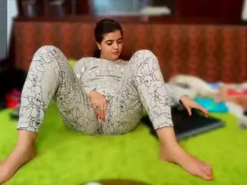 slutty_milf_bitch — help to buy the mannequine with dick+2 toys [19920 tokens left] #bbw #british #pregnant #milf #arab