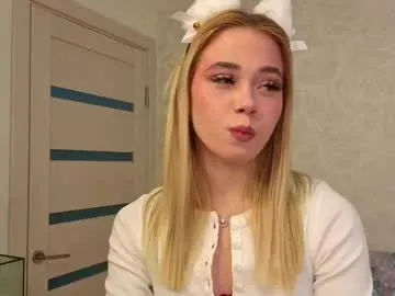 Freechat smile_with_nicole on Chaturbate