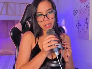 Freechat sophiaahill on Chaturbate