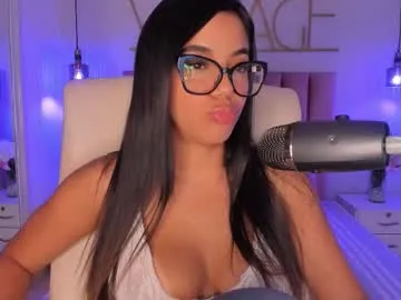 Freechat sophiaahill on Chaturbate