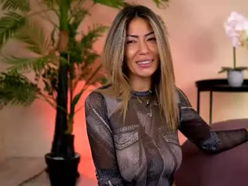 Offline sophiapotts on Chaturbate