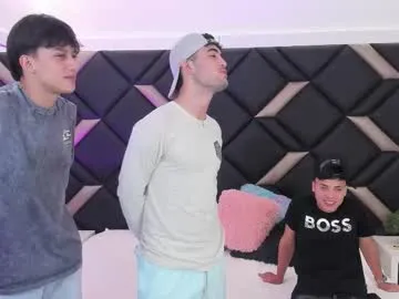 Offline space_boys18 on Chaturbate