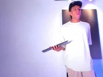 Freechat stiiveen_24cm on Chaturbate