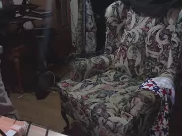 Offline straightishd on Chaturbate