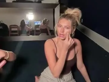 Freechat summerclarke2 on Chaturbate