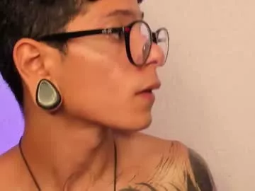 Freechat tayhlorstronghold on Chaturbate