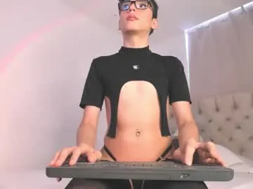 thomythompson — Go doggy and show asshole closer [77 tokens left] #femboy #lovense #18 #anal #gay