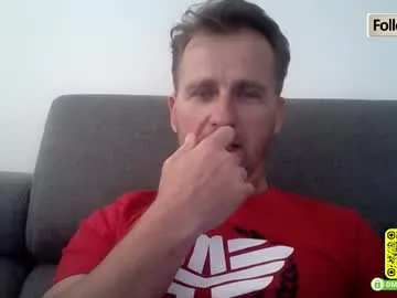 Offline tomhardic on Chaturbate