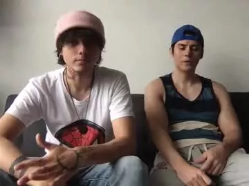Offline twinksguys360 on Chaturbate