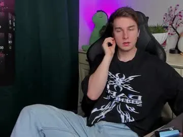 Offline vincent__strong on Chaturbate