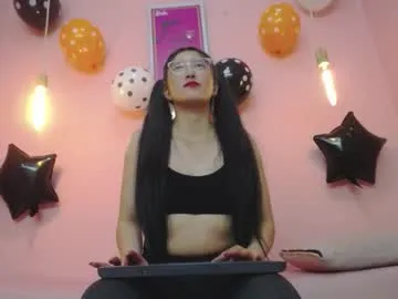 Group violet_raine_ on Chaturbate