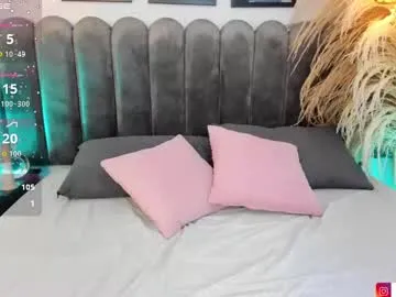 Offline viollet_xoxo on Chaturbate