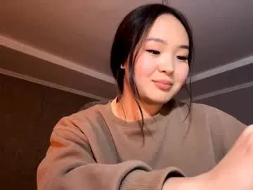 Offline winterluchini on Chaturbate