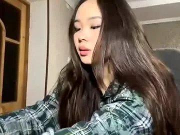 Offline winterluchini on Chaturbate