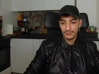 Freechat andrew_bannerr on Flirt4Free