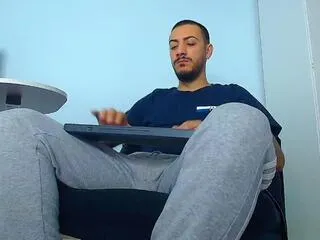 Freechat andrew_bannerr on Flirt4Free