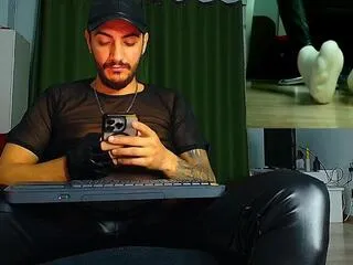 Freechat andrew_bannerr on Flirt4Free