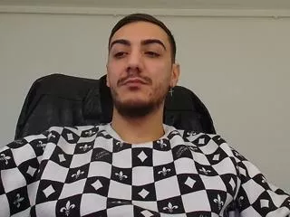 Freechat andrew_bannerr on Flirt4Free