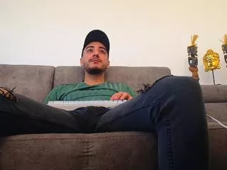 Freechat andrew_bannerr on Flirt4Free