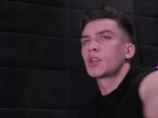 Freechat andrew_frox on Flirt4Free