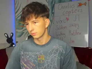 Offline charlie_florenzi on Flirt4Free