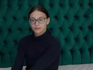 Freechat charlotte_dean on Flirt4Free