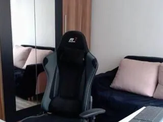 Offline darius_giles on Flirt4Free