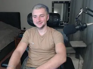 elvin_vaenight — Freechat on Flirt4Free