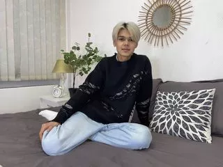 Offline felix_del_rey on Flirt4Free