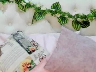 Away isabel_belza on Flirt4Free