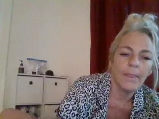 jordynn_lve on Flirt4Free