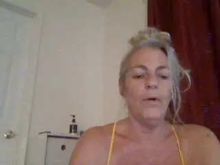 jordynn_lve on Flirt4Free