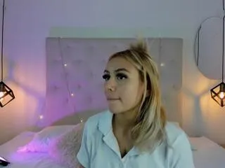 Away juliana_correa on Flirt4Free