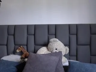 khya — Freechat on Flirt4Free