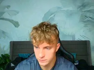 levi_manning — Freechat on Flirt4Free