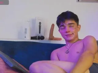 luca_delart — Freechat on Flirt4Free