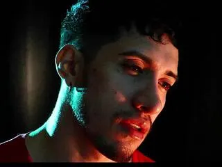 Offline marcus_fenixxx on Flirt4Free