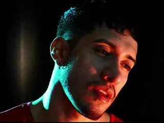 Offline marcus_fenixxx on Flirt4Free