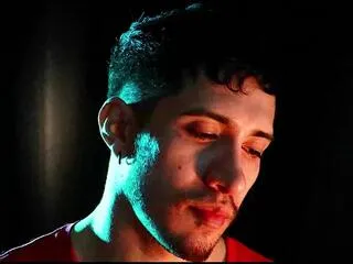 Offline marcus_fenixxx on Flirt4Free