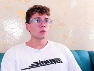 Offline matthew_fiire on Flirt4Free