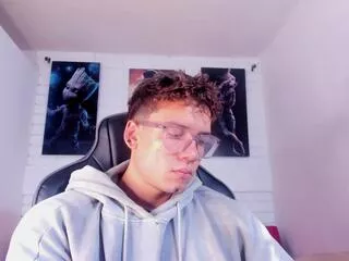 Offline matthew_fiire on Flirt4Free