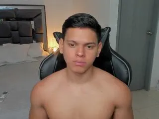 Offline stefan_lennox on Flirt4Free