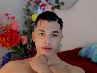 Freechat troye_williams on Flirt4Free