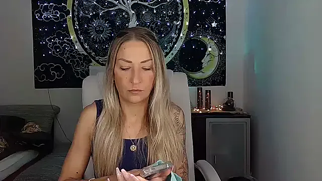 Offline -Jeany- on StripChat