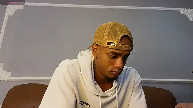 AaronCruz_ on StripChat 