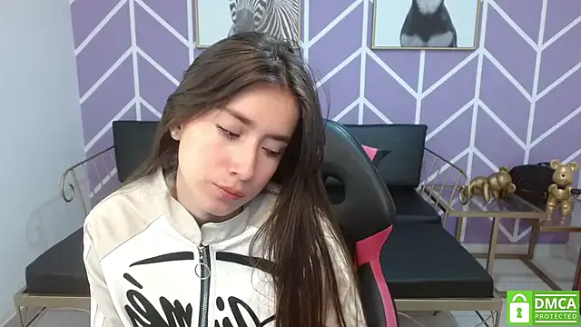 Freechat Adhara_Kitten on StripChat