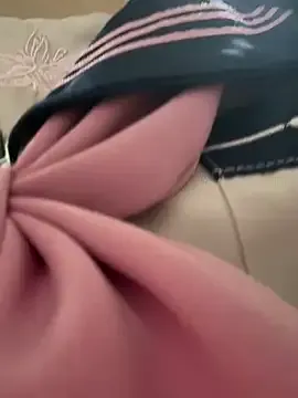 Offline Adora188 on StripChat