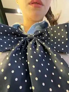 Offline Adora188 on StripChat