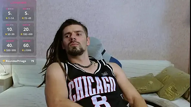 Offline Aestheticguy101 on StripChat